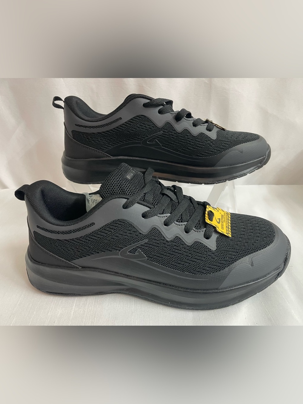 GEERS  Men's  Comfort Foam Slip-Resistant Lace-Up Black Shoes Size 11